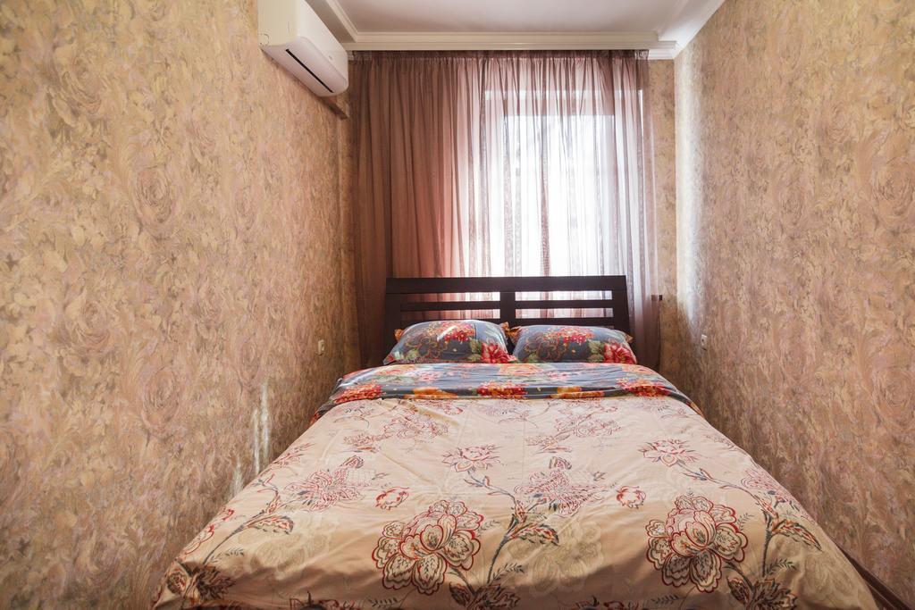 Best Apartments On Deribasovskoy オデッサ エクステリア 写真
